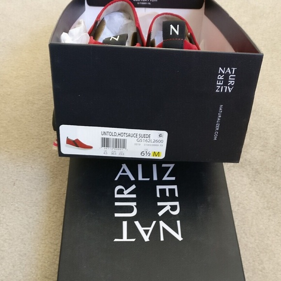 NIB Naturalizer Untold Suede Slip-On Sneaker - Picture 5 of 5